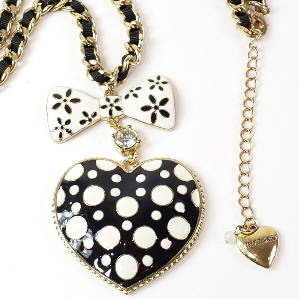 Betsey Johnson Necklace Large Heart Pendant - Picture 2 of 8